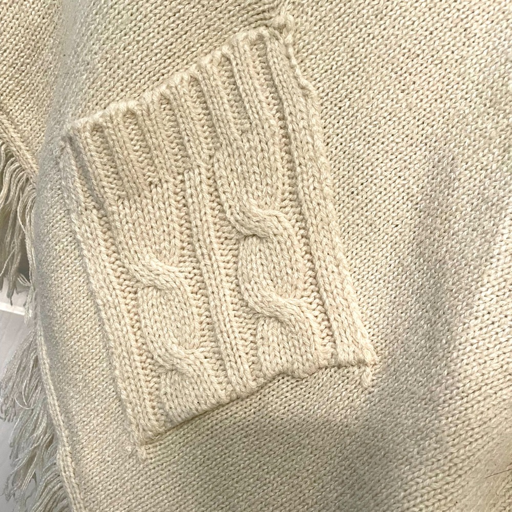 Cream Poncho - Picture 6 of 6